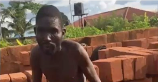 Old Man caught On spot defiling 6 and 5-year-old girls - [WATCH VIDEO]