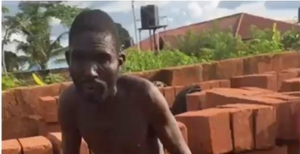 Old Man caught On spot defiling 6 and 5-year-old girls - [WATCH VIDEO]